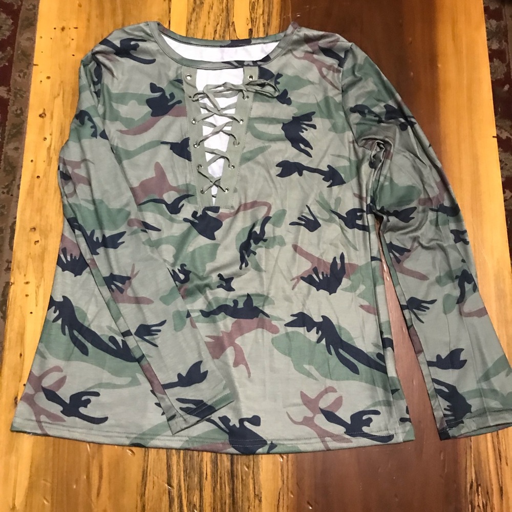 🎉Camo Short Sleeve Lace Up Shirt! - Picture 5 of 5